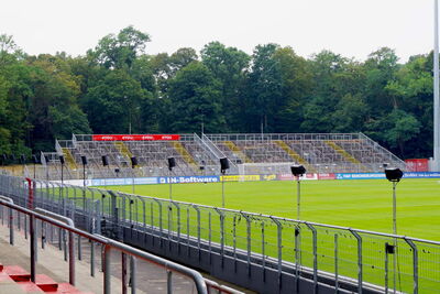 Bender Tribünen, Bühnen, Stadien, Podeste und Zubehör zum Mieten oder Kaufen254