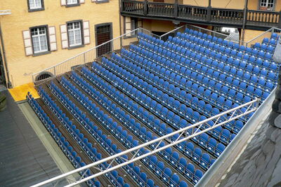 Bender Tribünen, Bühnen, Stadien, Podeste und Zubehör zum Mieten oder Kaufen165
