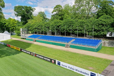 Bender bietet Planung, Herstellung, Vermietung und Verkauf von Tribünen, Bühnen und Stadien319